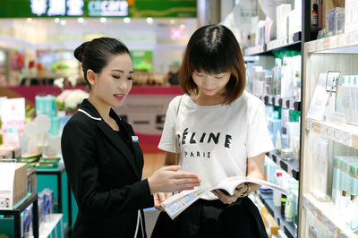 这家化妆品店已经到全国第三了,她们都做了什么